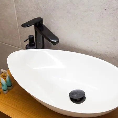 Apartment Contemporary Stylish Located Near Metaxourgeio Area *