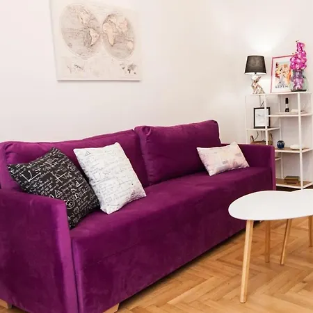 Contemporary Stylish Located Near Metaxourgeio Area Apartment