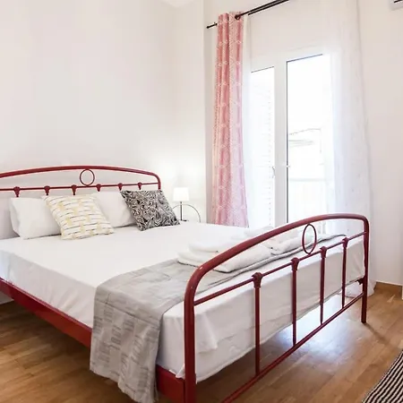Contemporary Stylish Located Near Metaxourgeio Area Apartment Athens